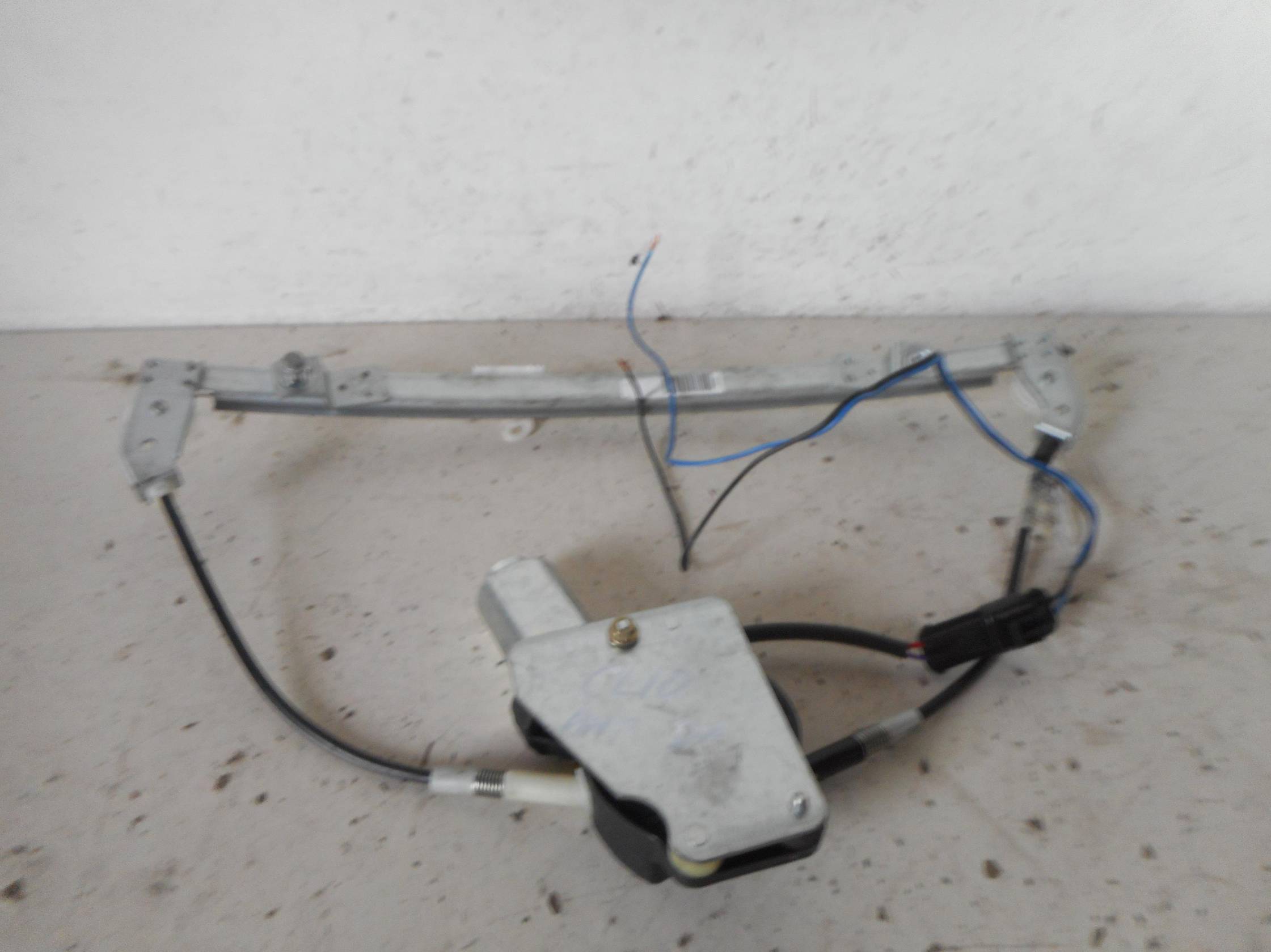 Alzacristallo elettr. porta ant. con motorino dx.